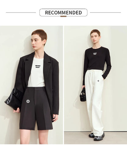 Damen T-Shirt mit minimalistischem Design und gesticktem Brief für den Herbst