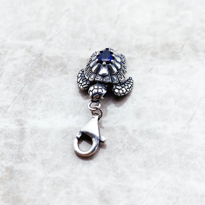 Damen-Charm-Anhaenger Schildkroete blaue Steine aus Sterlingsilber