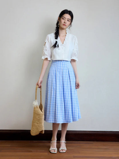 Elegantes, kurzärmeliges Damen-Shirt mit geradem Schnitt und schmaler Passform – vielseitig kombinierbar für den Sommer.