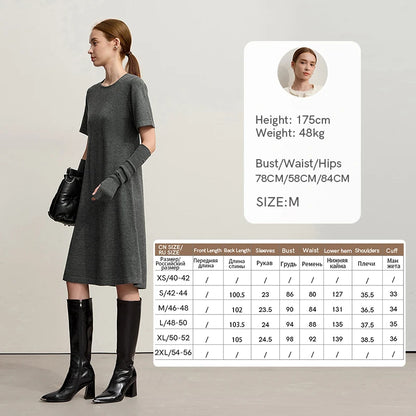 Dunkelgraues Damen-Strickkleid mit kurzem Ärmel, Rundhalsausschnitt und bequemem Schnitt