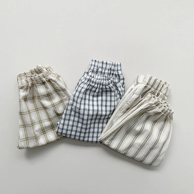 Kinder Hosen im dünnen Stil mit kariertem Design für den Sommer