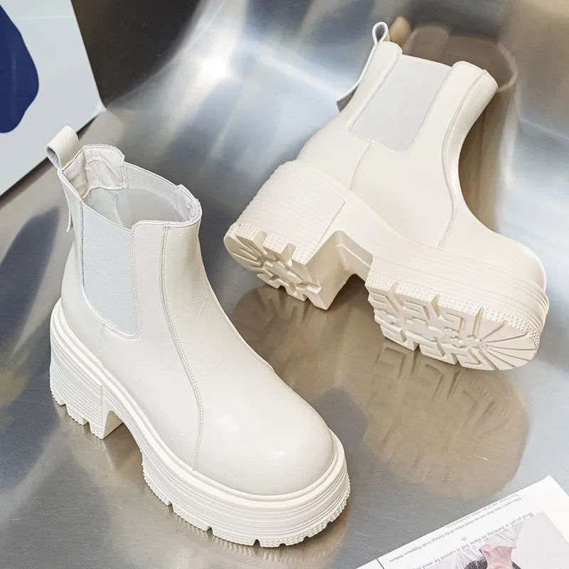 Weiße Chelsea-Boots mit Plateau-Sohle und Blockabsatz