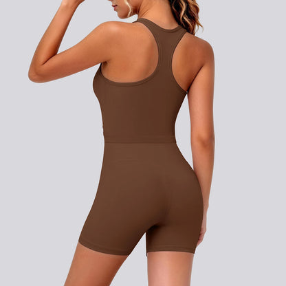 Yoga-Set mit Racerback-Top und kurzen Push-up-Shorts, braun