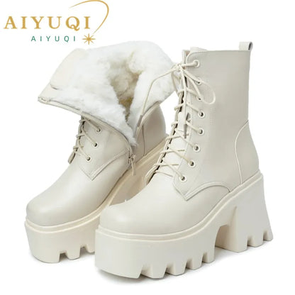 Damen-Winterstiefeletten mit Schnürung, Kunstfellfutter und Plateau-Blockabsatz, hellbeige