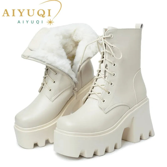 Damen-Winterstiefeletten mit Schnürung, Kunstfellfutter und Plateau-Blockabsatz, hellbeige