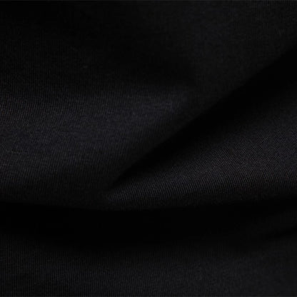 Detail vom Herren-Langarmshirt: Baumwollstoff mit feiner Struktur