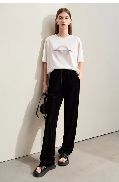 Damen T-Shirt im minimalistischen Stil mit gedrucktem Design und lässigen Ärmeln