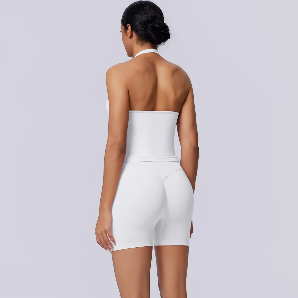 3-teiliges Yoga-Set in Weiß: Rückansicht von Sport-BH und kurzen Leggings