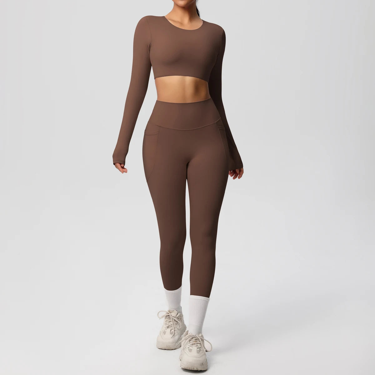 Hamidou Yoga-Set: braunes Sport-BH-Top mit Leggings, lange Ärmel, weißer Beinabschluss