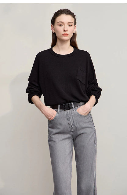 AMI Damen-Pullover mit Rundhalsausschnitt, schwarze Strickoptik, lange Ärmel und Brusttasche