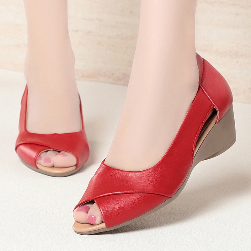 AIYUQI 2025, neue Damensandalen, Keilabsatz, flache, rutschfeste Damenschuhe, große Fischmaul-Ledersandalen für Damen