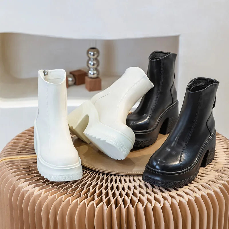 AIYUQI Damen-Stiefeletten in Schwarz und Weiß, hoher Blockabsatz mit Plateau