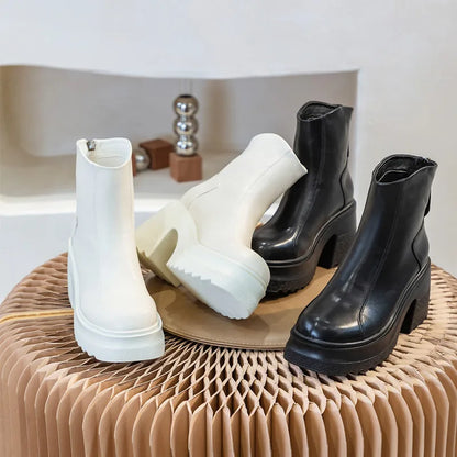 AIYUQI Damen-Stiefeletten in Schwarz und Weiß, hoher Blockabsatz mit Plateau
