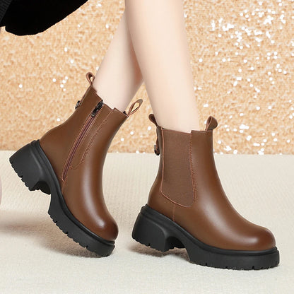 Braune Damen-Schneestiefel mit Chelsea-Einsatz und gefütterter Innenseite, robuste Sohle