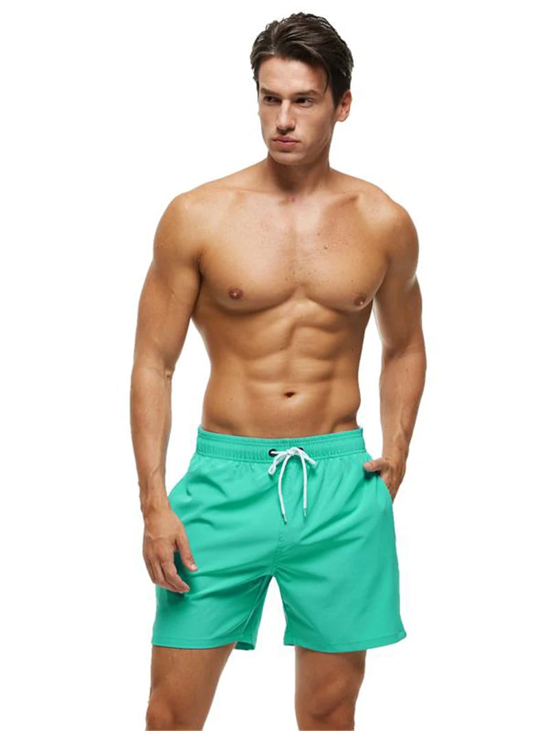 Kurze Herren-Badehose mit atmungsaktivem, verstellbarem Bund – ideal für den Strand