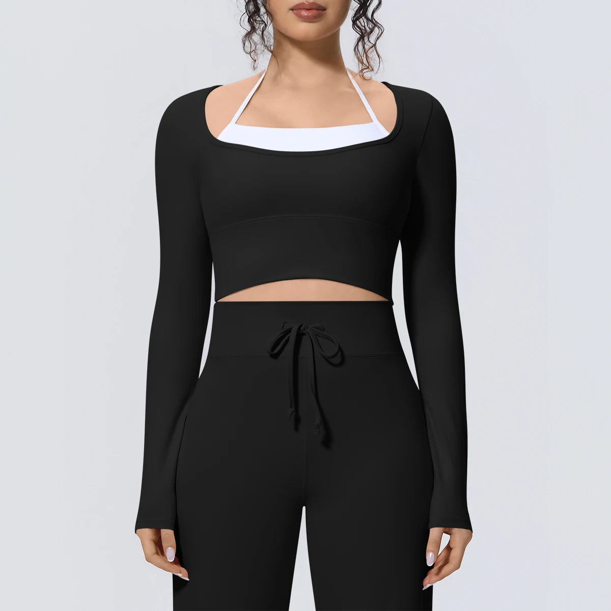 Damen-Langarmshirt, feuchtigkeitsableitend, schwarz mit weißem Rundhalsausschnitt, körpernah