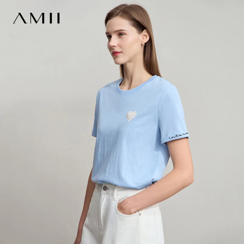 Damen T-Shirt im minimalistischen Stil mit bestickten Liebesperlen für den Sommer