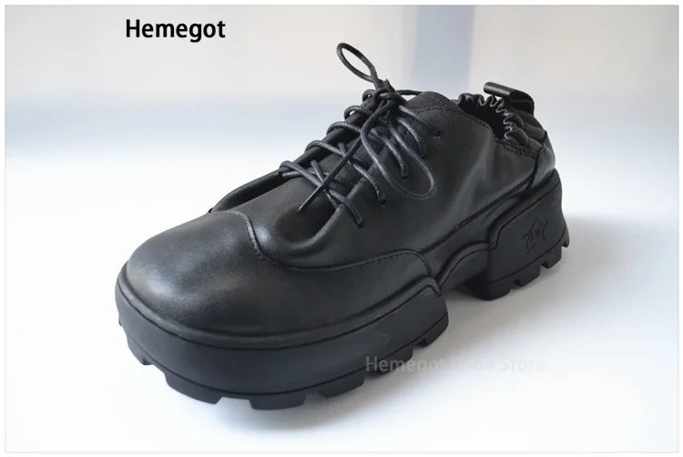 Herren-Schnürschuh, schwarz, Lederoptik mit Schnürung und breiter Profilsohle