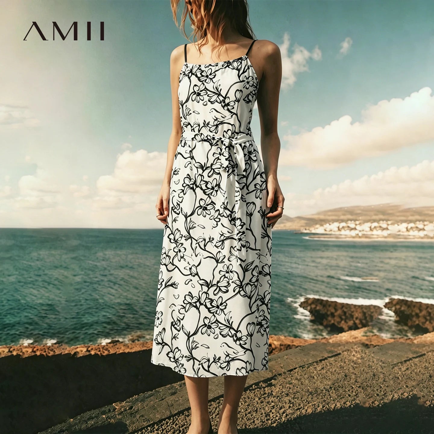 Elegantes Langes Sommerkleid Mit Gürtel Und Blumendruck Für Frau