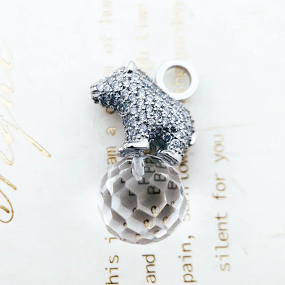 Eisbär-Anhänger aus 925 Sterlingsilber mit facettiertem Tropfen und Öse