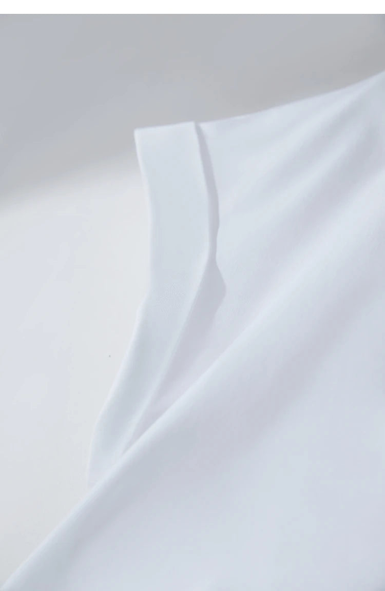 Damen Bluse im minimalistischen französischen Stil mit umlegekragen und gedrehten Falten