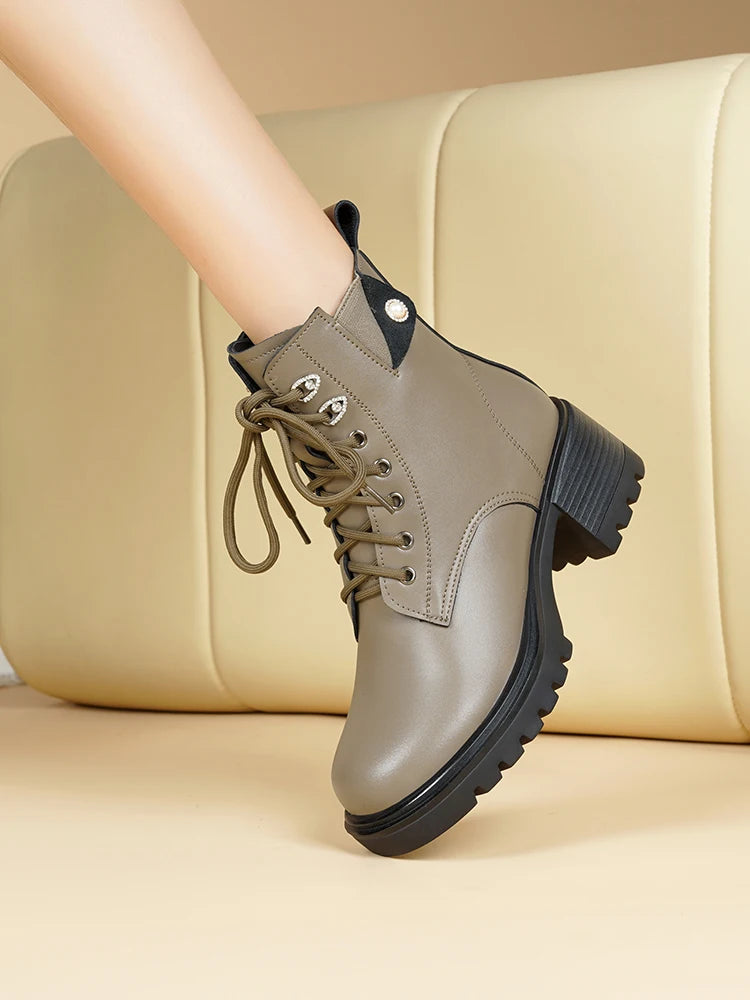 Beige Schnür-Ankle-Boots mit seitlicher Lasche, Wollfutter und Profilsohle