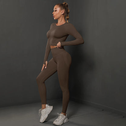 Nahtloses Yoga-Set mit Langarm-Crop-Top und Leggings, braun-beige