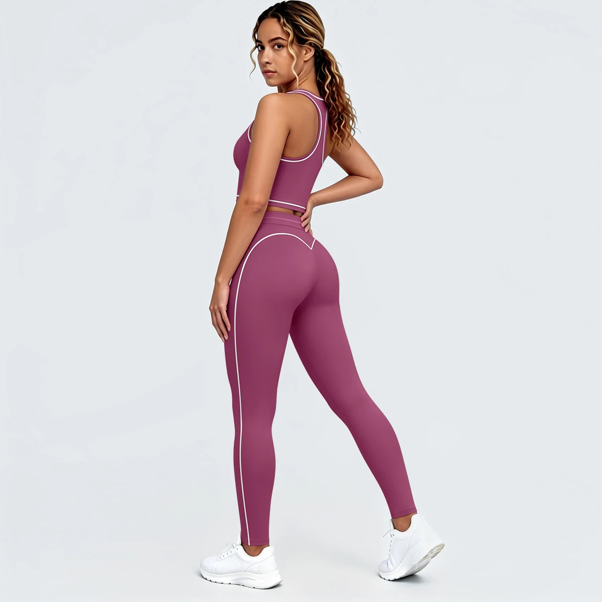 Yoga-Set mit kurzem Sport-Top und Leggings, lila, kontrastierte Paspeln an Seiten