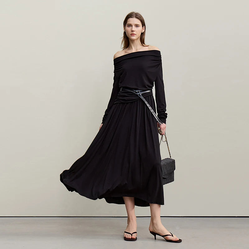 Elegantes Gestricktes Damenkleid Mit Wasserfallausschnitt Und A-Line