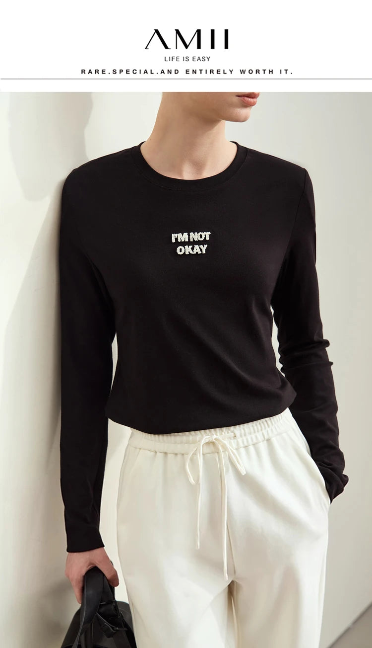 Damen T-Shirt mit minimalistischem Design und gesticktem Brief für den Herbst