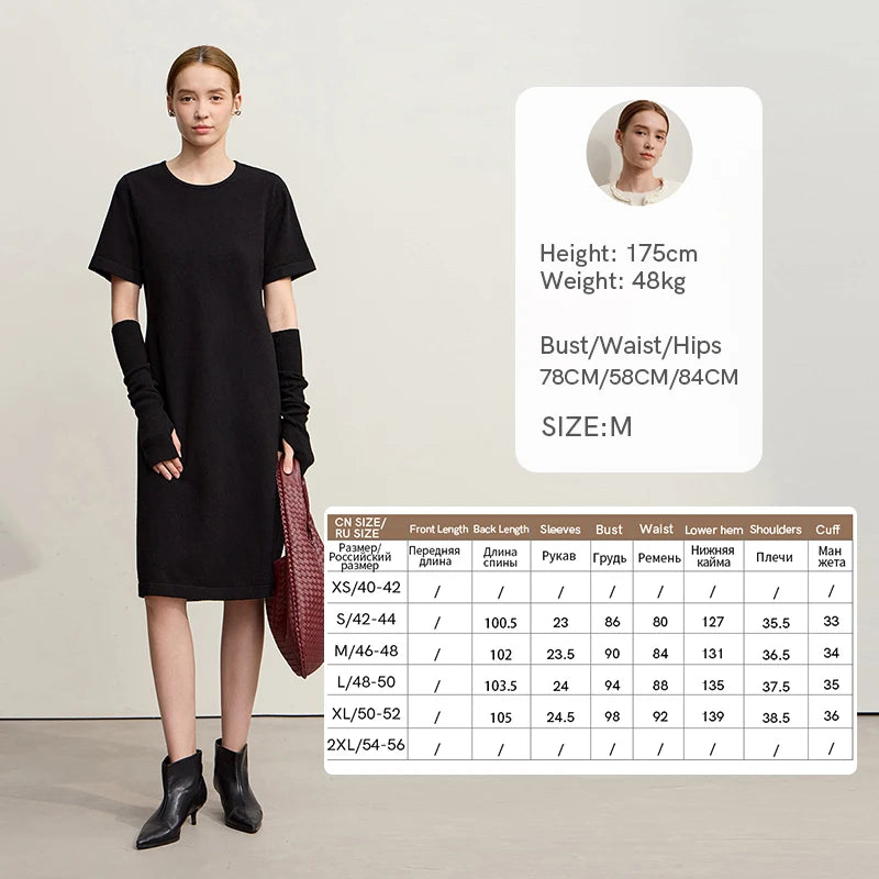 Schwarzes Damen-Strickkleid mit kurzem Ärmel, Rundhalsausschnitt und elastischem Komfortschnitt