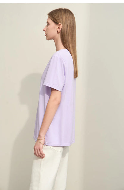 Damen T-Shirt im minimalistischen Stil mit modischer Stickerei und O-Ausschnitt