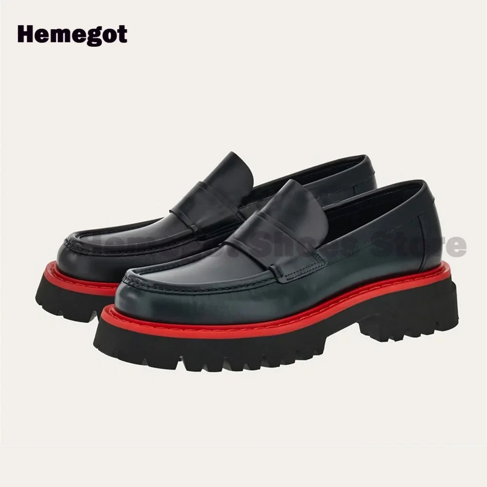Schwarze Herren-Loafer-Slipper mit dicker Sohle und rotem Rahmen
