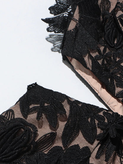 Weite Damen-Lederhose mit hohem Bund und Reißverschluss im minimalistischen Design – modisch und schick.