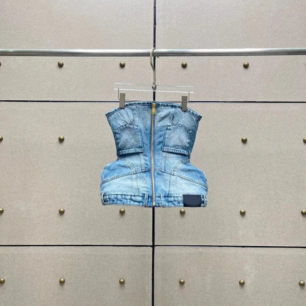 Eleganter Damen-Mantel mit V-Ausschnitt, langen Ärmeln und Patchwork-Design – figurbetont und transparent