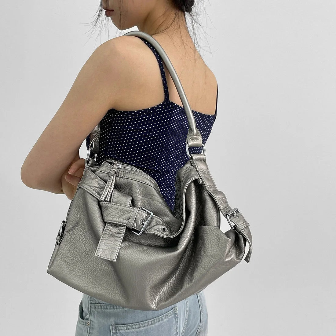 Damen-Umhängetasche aus Softleder mit verstellbarem Tragegurt und gerafftem Design Großes Fassungsvermögen