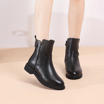 Schwarze Leder-Kurzstiefeletten mit breitem Blockabsatz und Knöchelriemen