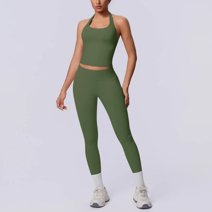 Nahtloses Yoga-Set in Olivgrün: Trägershirt, hoher Bund und 7/8-Leggings.