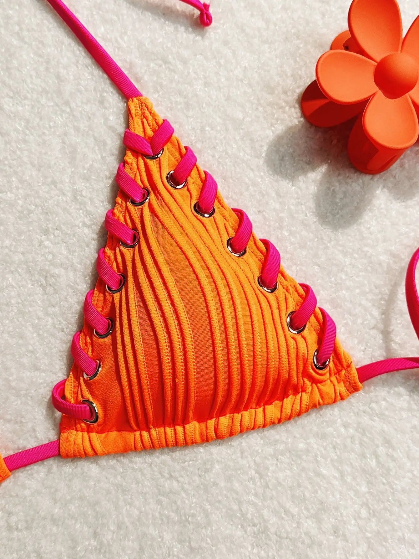 Sommerliches kariertes Bikini-Set mit Push-up-Effekt – verführerische Bademode für den Strand und Pool