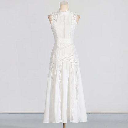Ärmelloses Damen-Spitzenkleid mit Rundhalsausschnitt und Patchwork-Design – figurbetont und mit Hohldetails.
