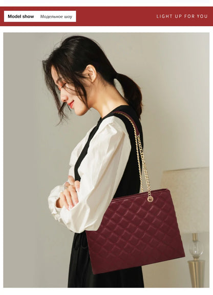Damen Schultertasche mit gestepptem Design