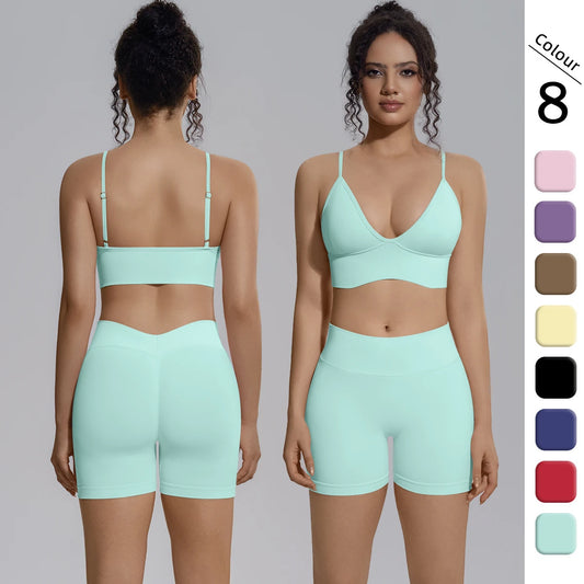 Damen Yoga-Set in Mint: BH mit dünnen Trägern und Hotpants mit hoher Taille