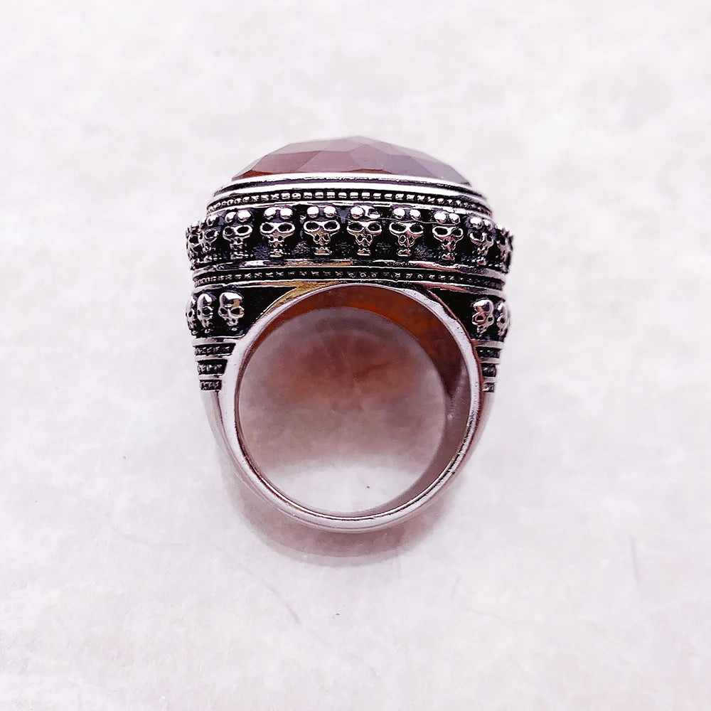 Ring aus 925 Sterling mit großem Tigerauge und Totenkopf-Gravuren am Schaft