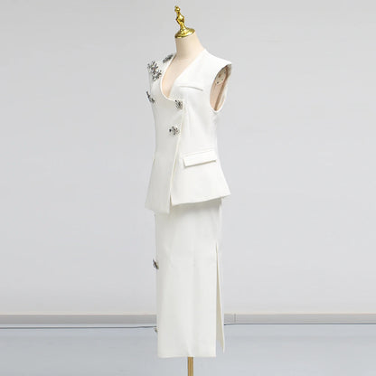 Elegantes Damenkleid mit Rundhalsausschnitt, langen Ärmeln und Perlen-Patchwork-Design – figurbetont und stilvoll.
