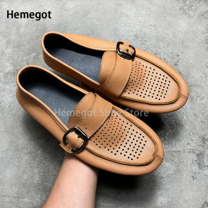 Herren-Buckle-Loafer in Hellbraun, perforierte Vorderseite, Lederslipper mit Schnalle