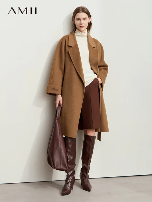 Damen Wollmantel im minimalistischen Stil mit Reverskragen und Gürtel