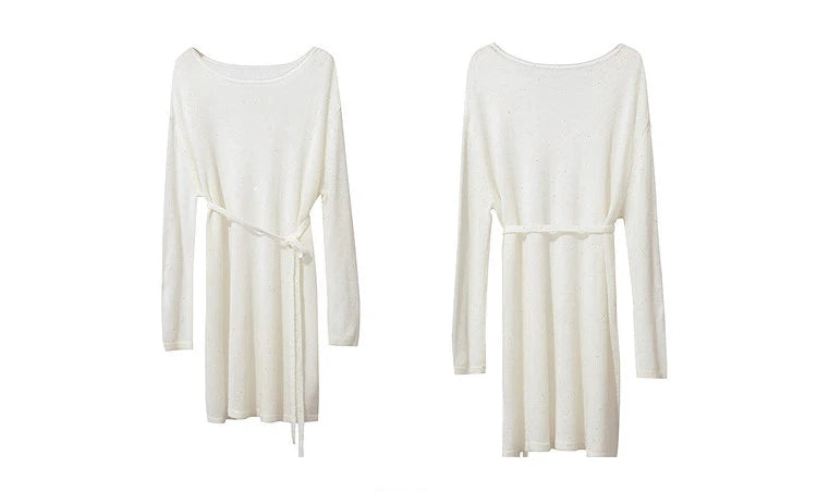 Strickpullover in Weiß mit Gürtel, Rundhalsausschnitt, lange Ärmel, schwingender Saum