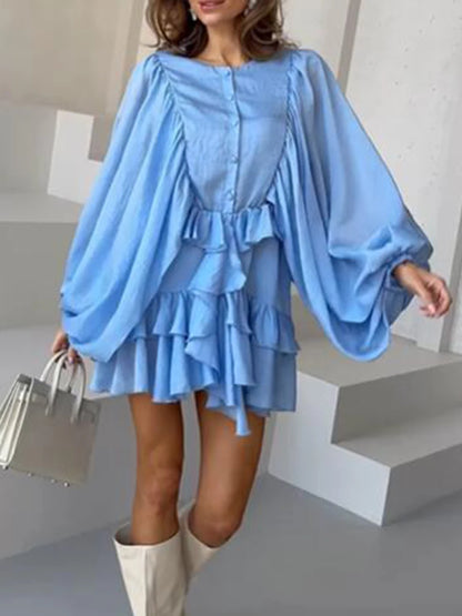 Asymmetrisches ärmelloses Damenkleid mit Rundhalsausschnitt und Stickerei – figurbetont und hohldesignt.