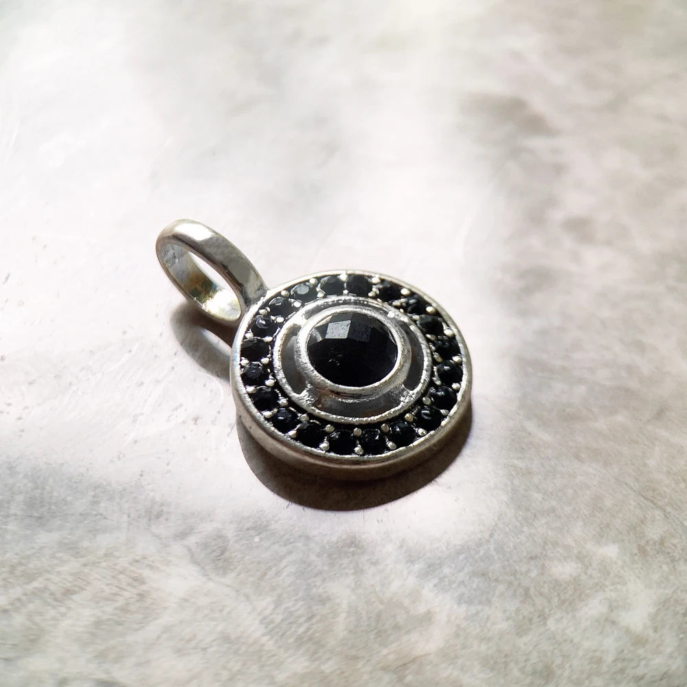 Damen-Anhänger schwarzes Ornament Bohemia aus Sterlingsilber