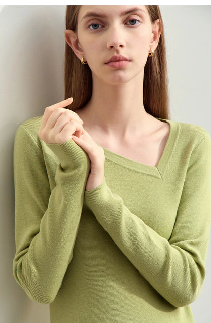 Damenpullover mit V-Ausschnitt und langen Ärmeln, grün, detailreicher Stofflook